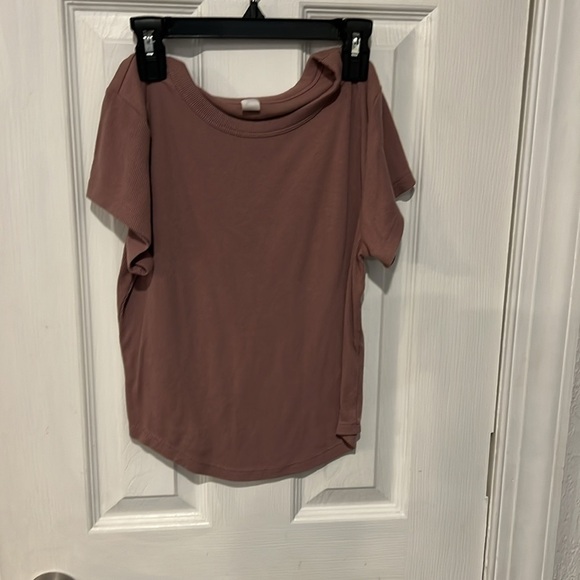 Ultralite women’s tees - Picture 4 of 4